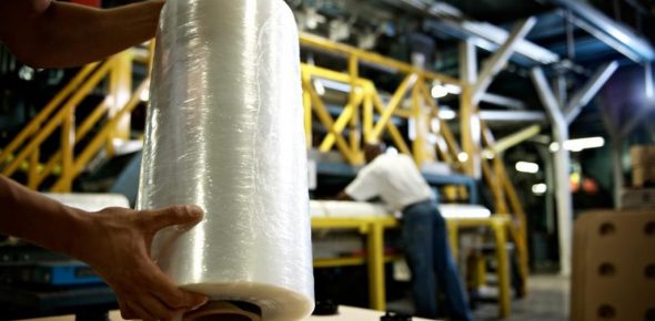 products-stretch-film-machine-paragon-manufacturing-roll-shorr-packaging-1024x683-590x290